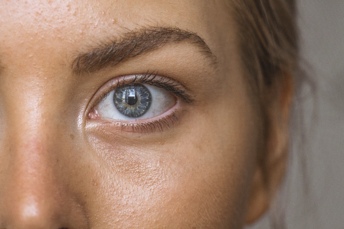 Eye area lifting